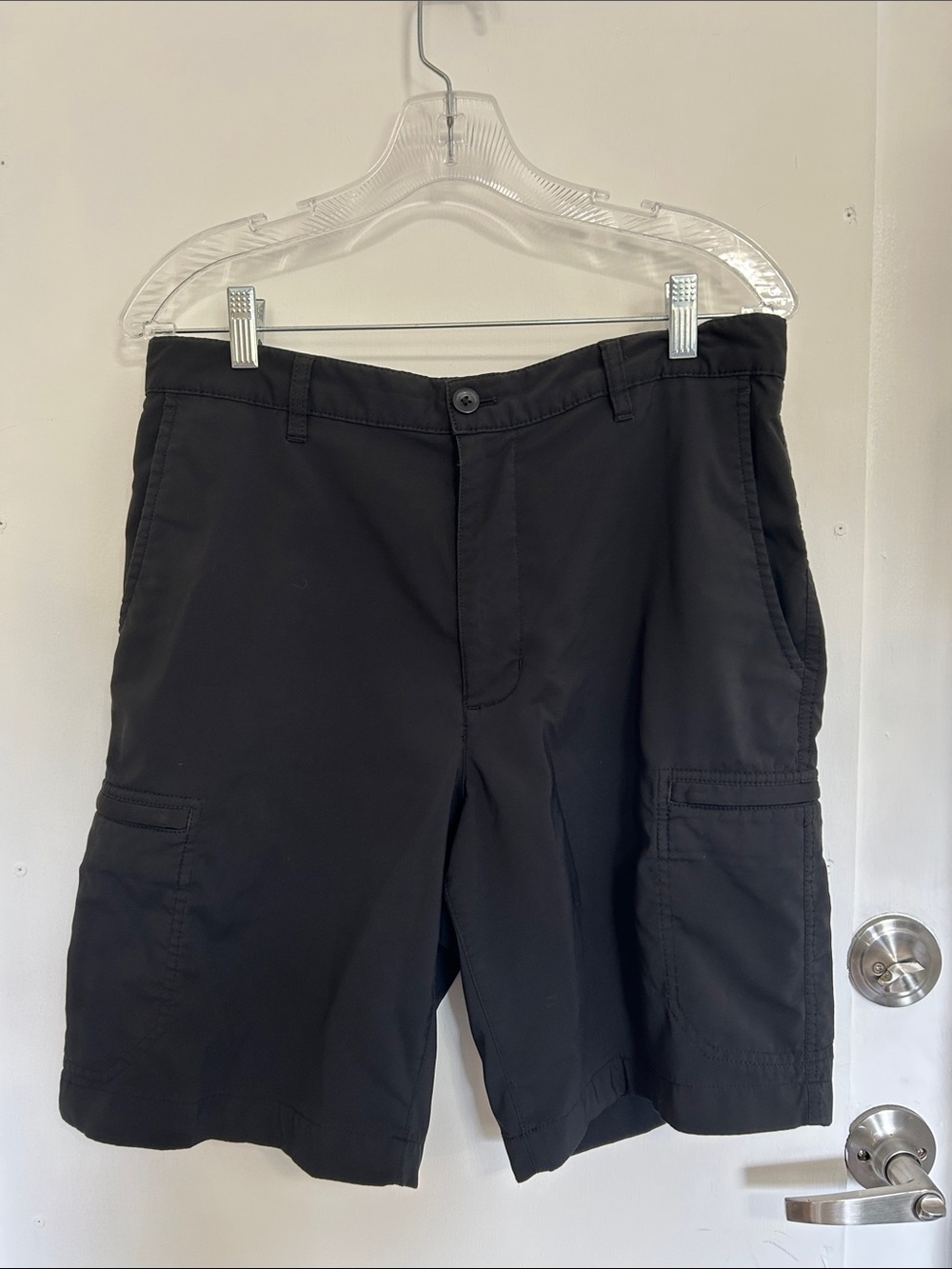 Chaps Golf Men's Black Cargo Shorts - Lightweight Casual Utility